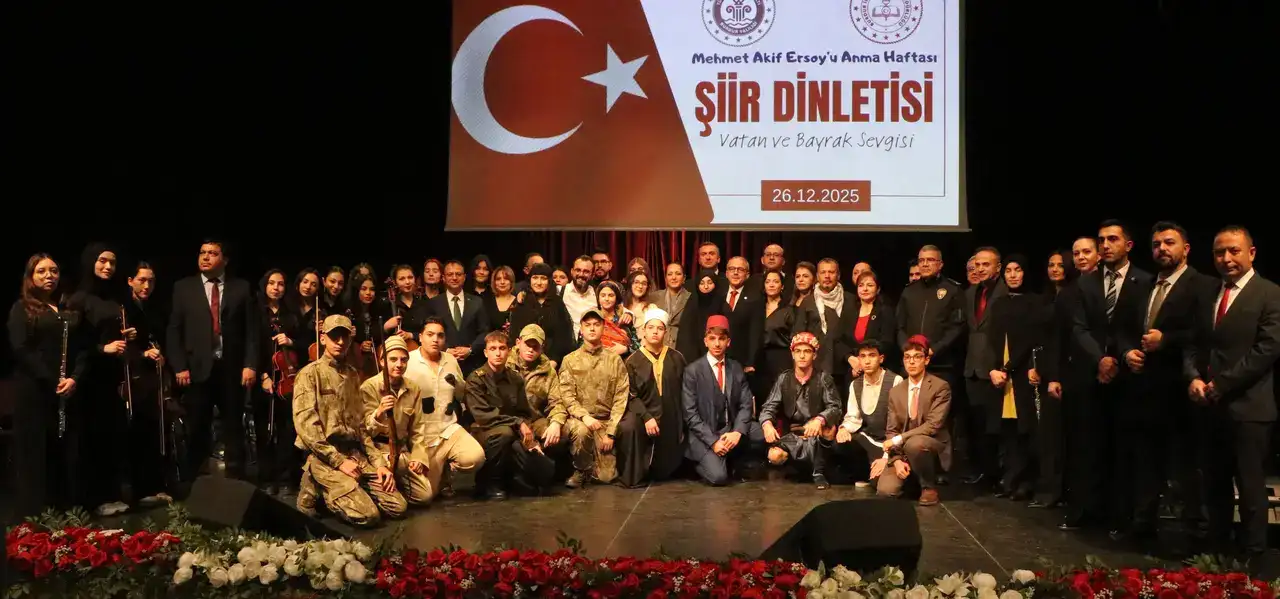 burdurda-mehmet-akif-ersoy-anildi-milli-egitim-mudurunden-canakkale-sehitleri-siiri