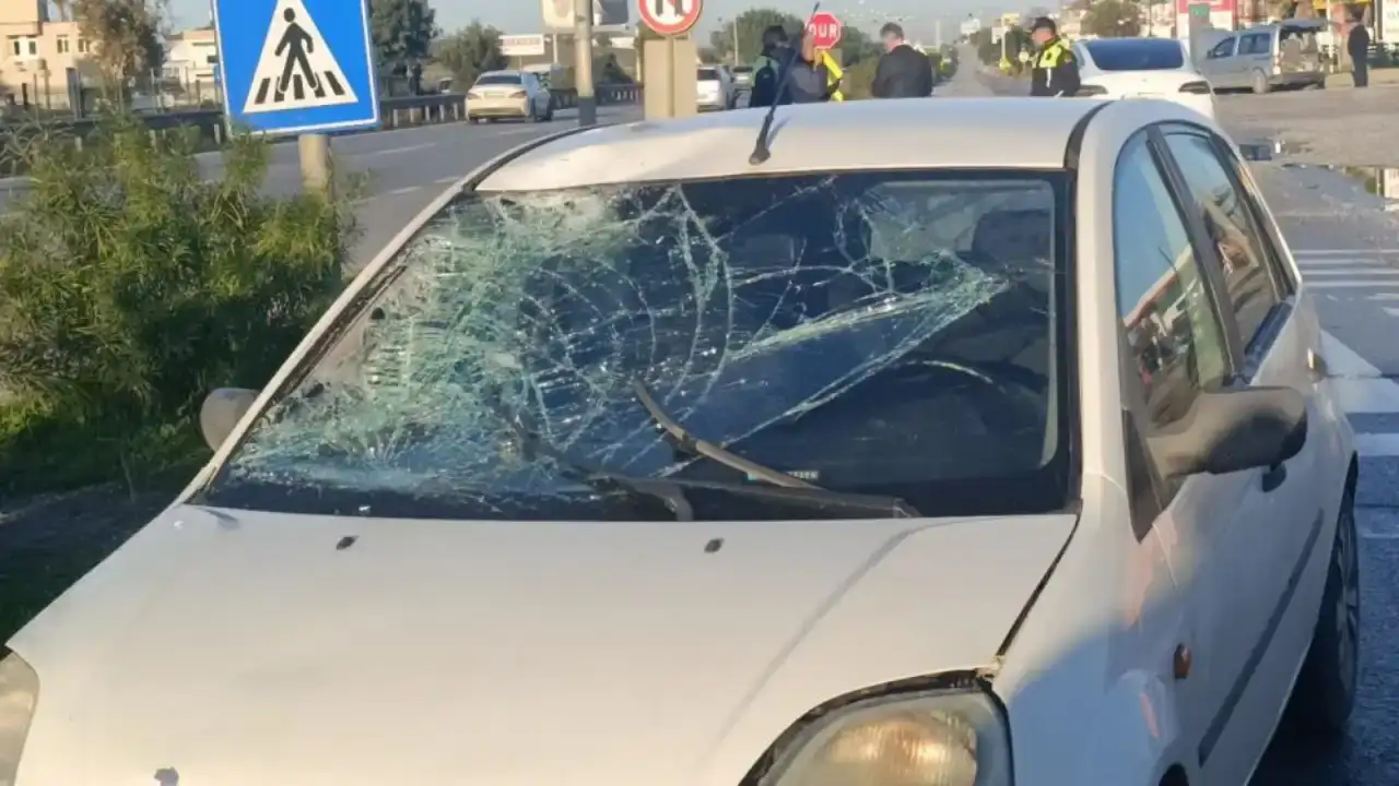 manavgatta-motosiklet-ile-otomobil-carpisti-motosiklet-surucusu-metrelerce-havaya-firladi