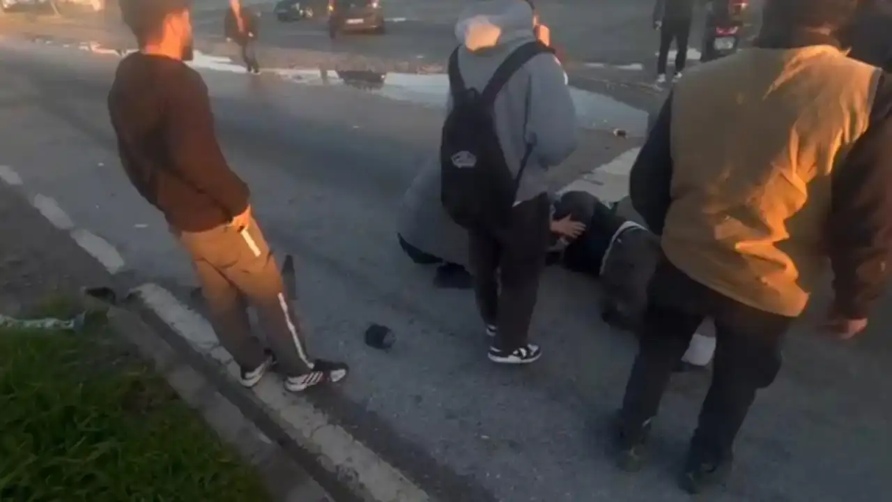 manavgatta-motosiklet-ile-otomobil-carpisti-motosiklet-surucusu-metrelerce-havaya-firladi