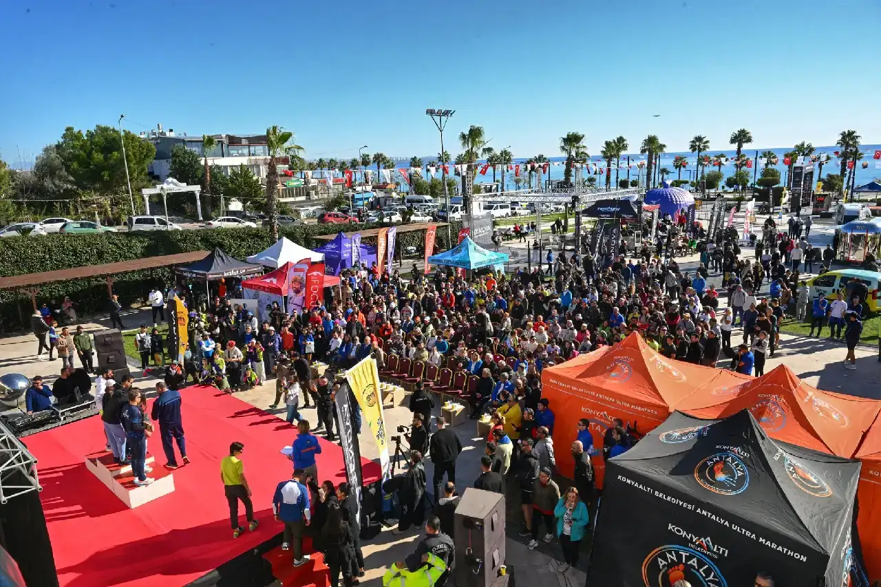 antalyada-ultra-maraton-sporculari-bulusturdu-protokol-katildi4