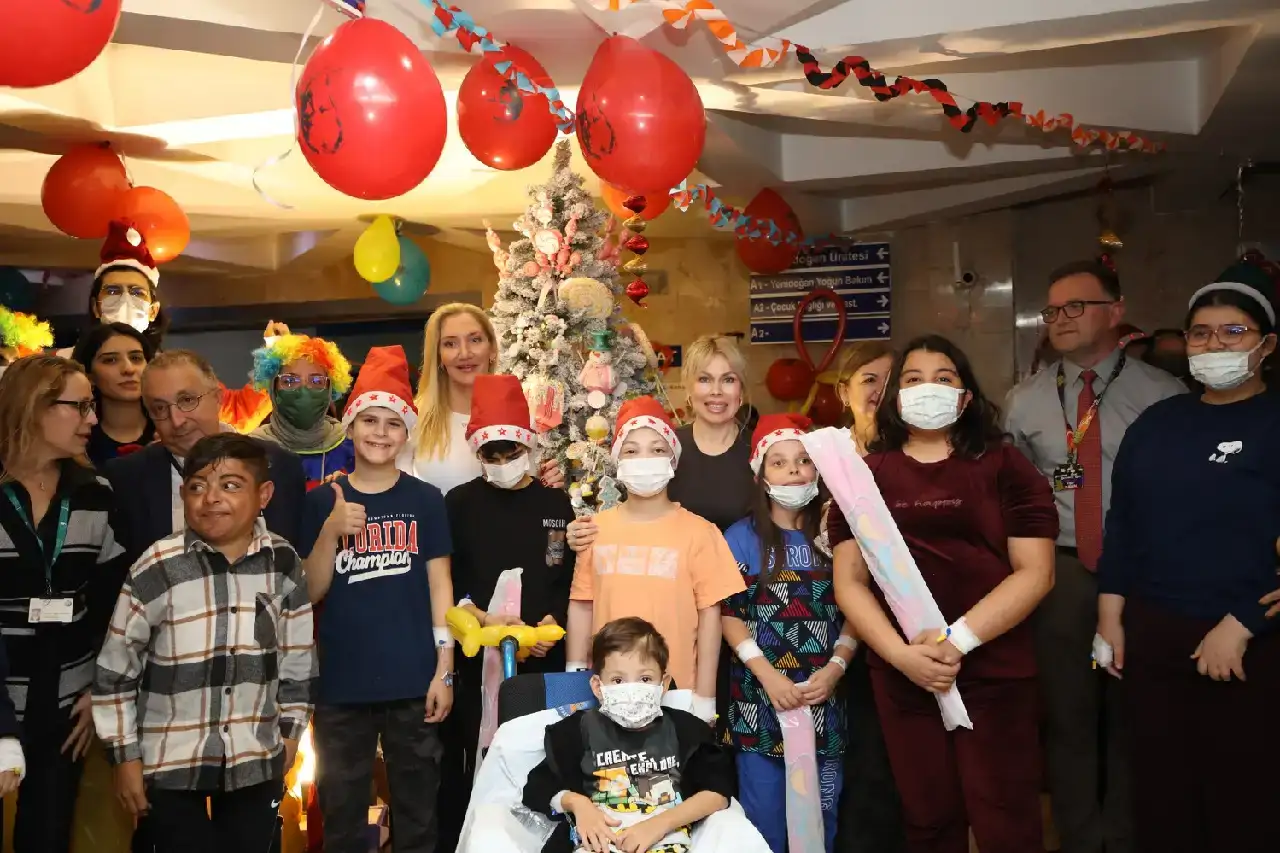 akdeniz-universitesi-hastanesinde-yeni-yil-kutlamasi