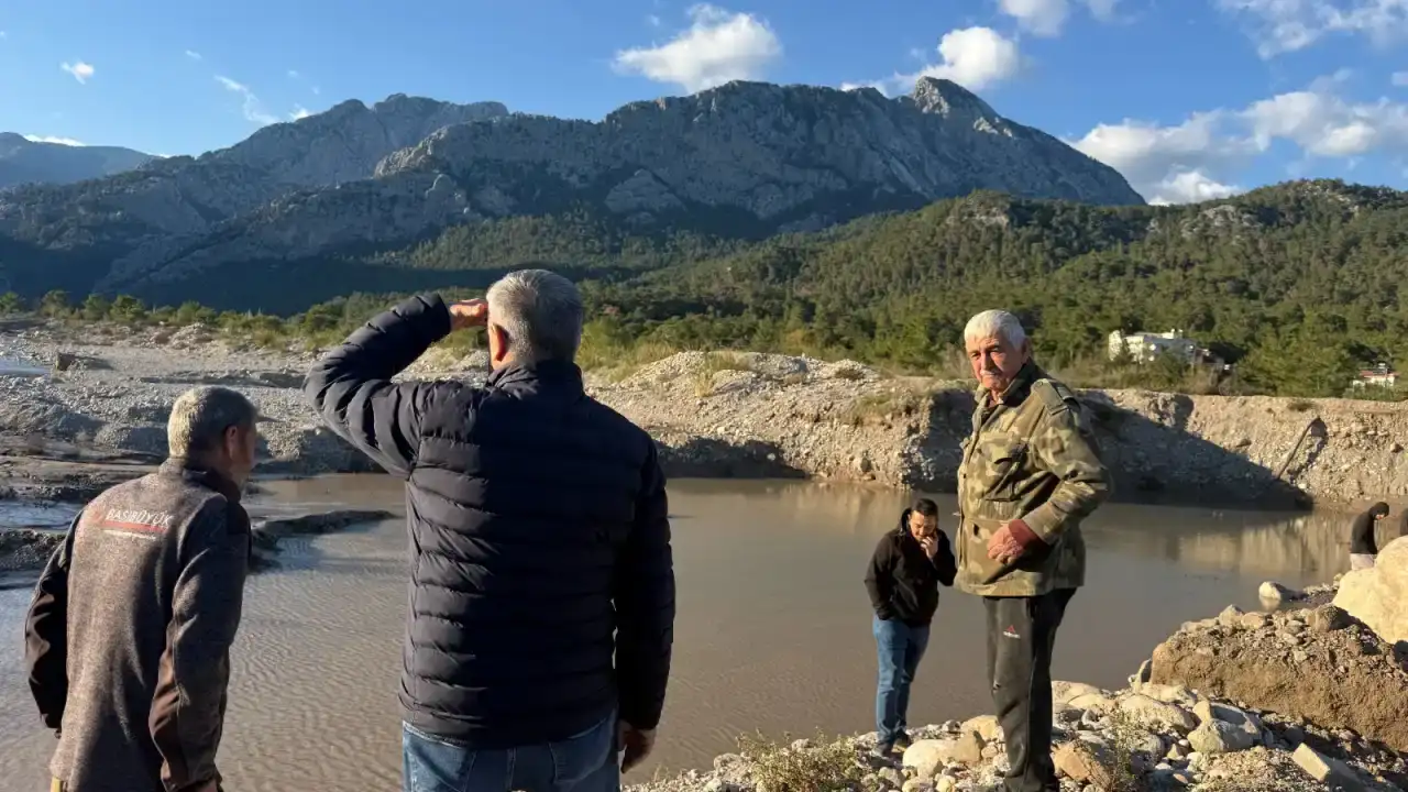 akdenizgercek-kemerde-yillardir-beklenen-kopru-icin-ilk-kazma-vuruldu