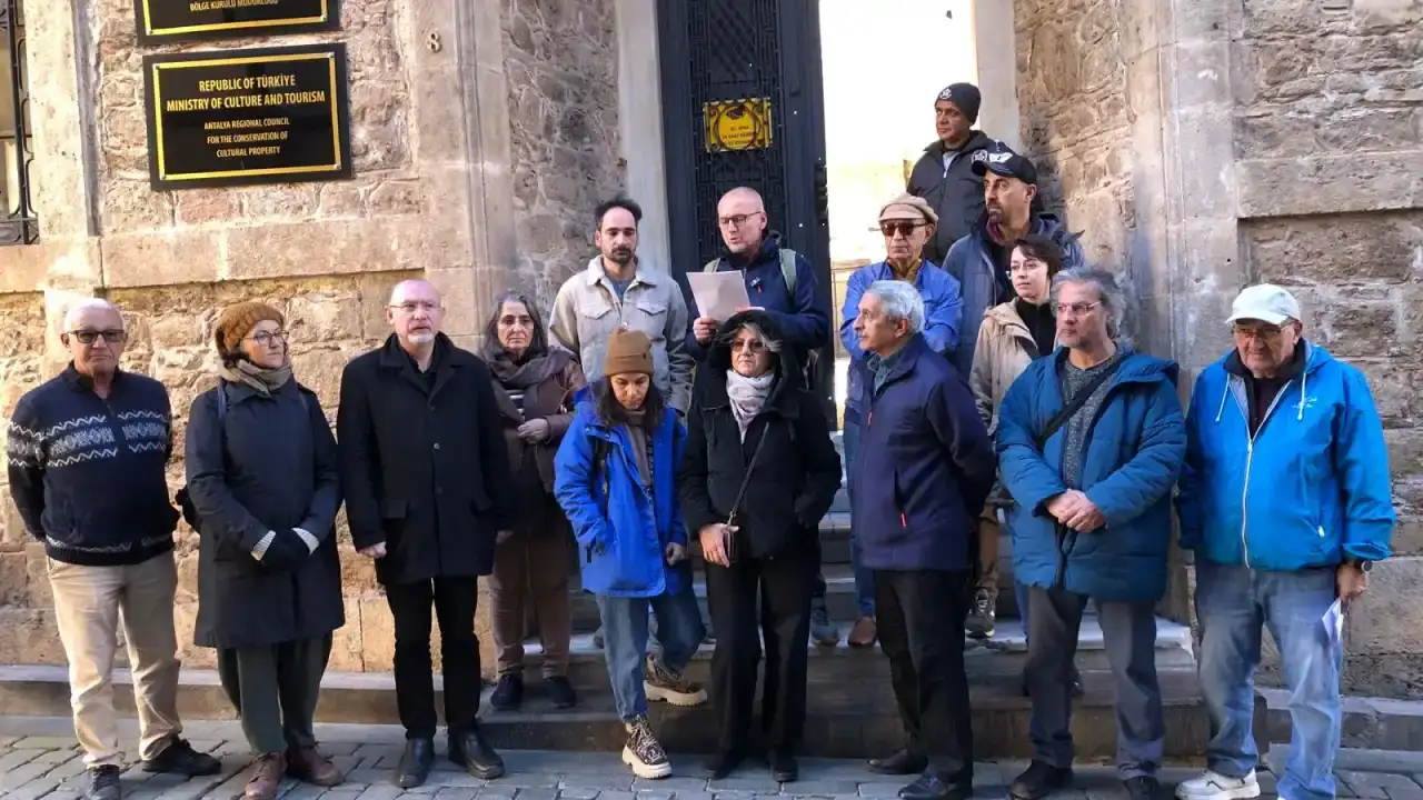 antalyada-antik-kent-beton-tehdidi-altinda