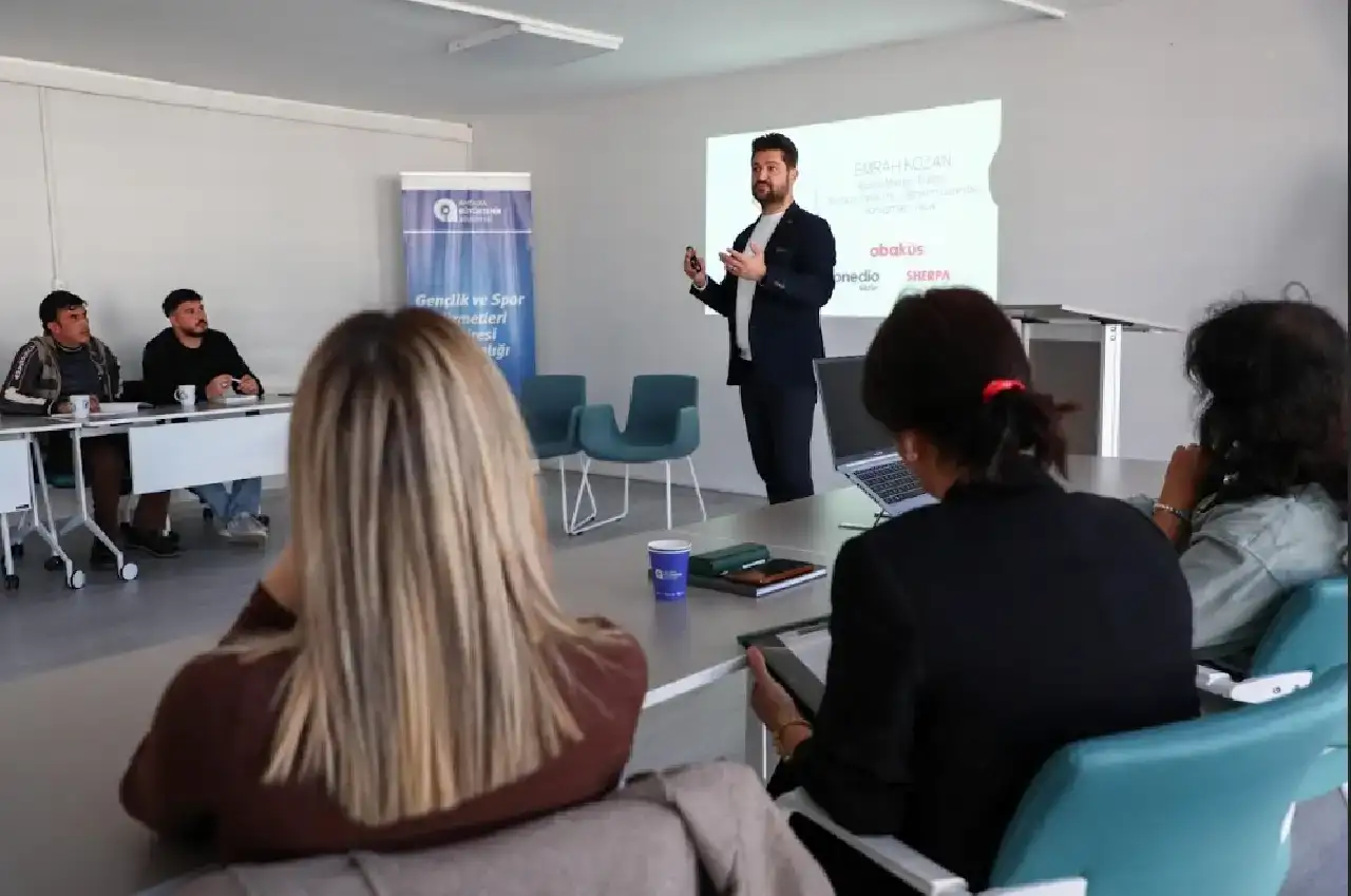 antalyada-girisimcilere-yapay-zeka-destekli-egitim233