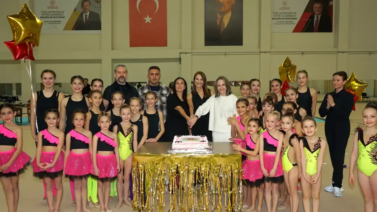 antalyaspor-cimnastik-takimi-2025e-alkislarla-veda-etti