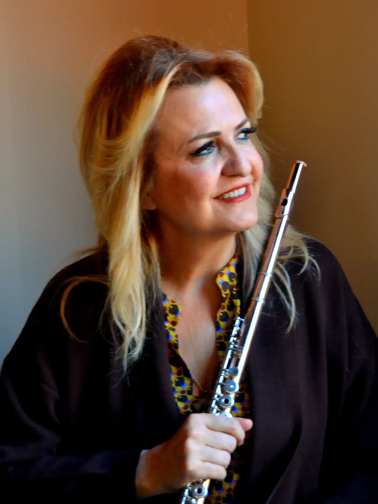 izmirin-antalyaya-armagani-flut-sanatcisi-lelya-bayramogullari