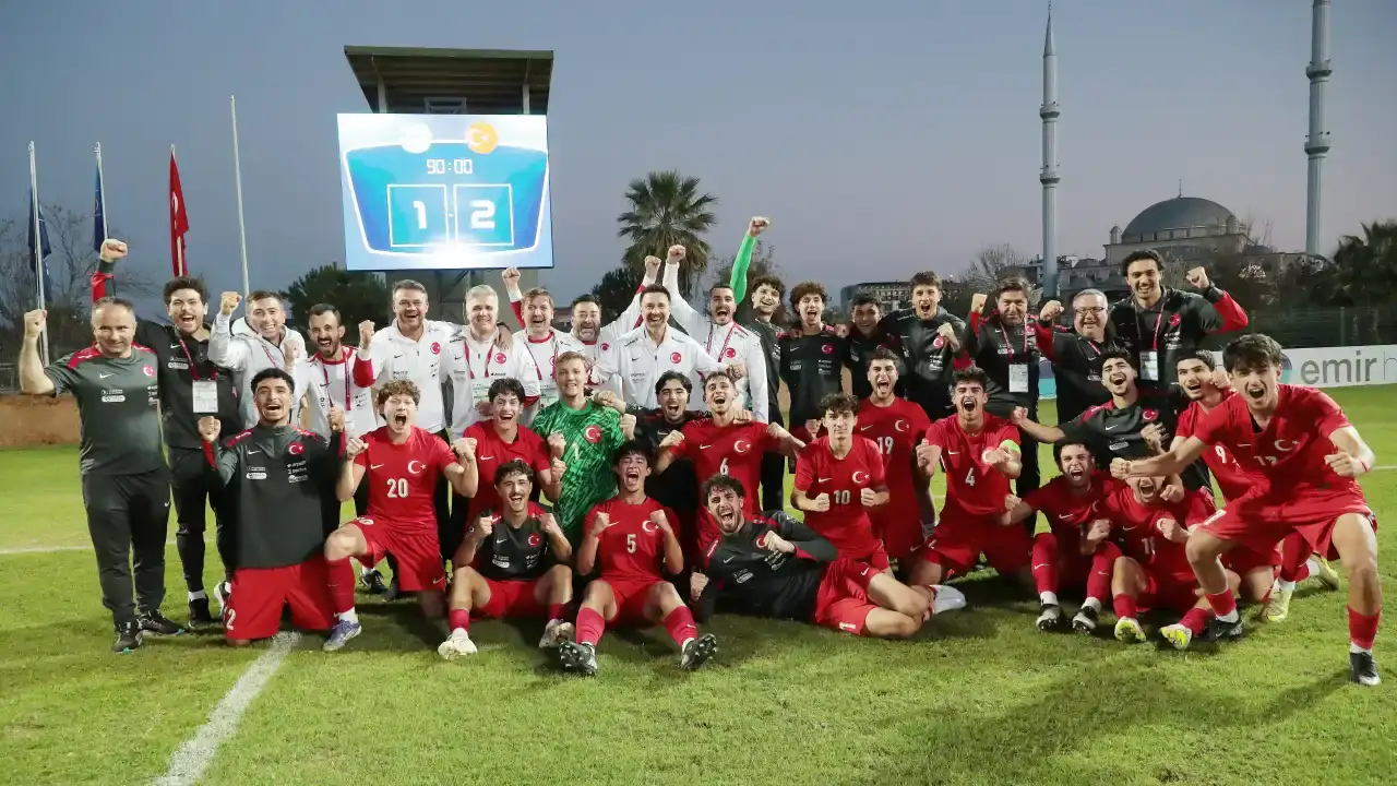 u19-milli-takim-antalyada-sahaya-cikiyor