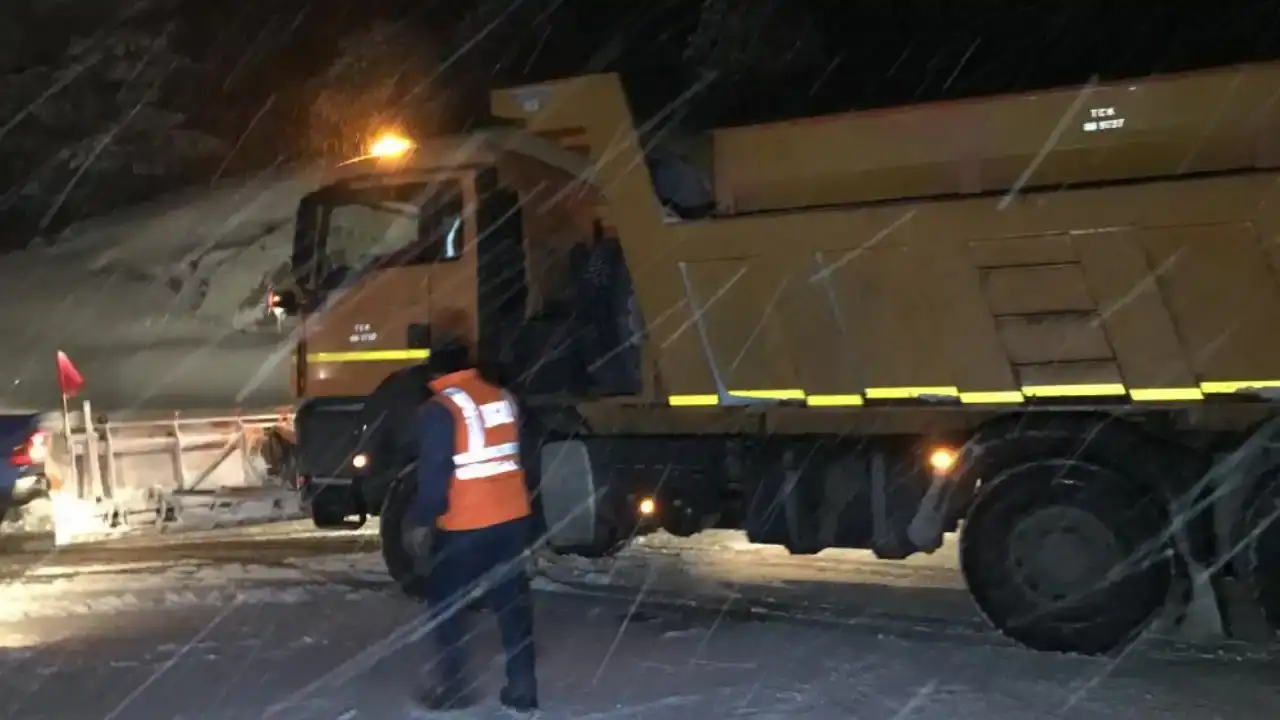 antalyada-kis-kendini-gosterdi