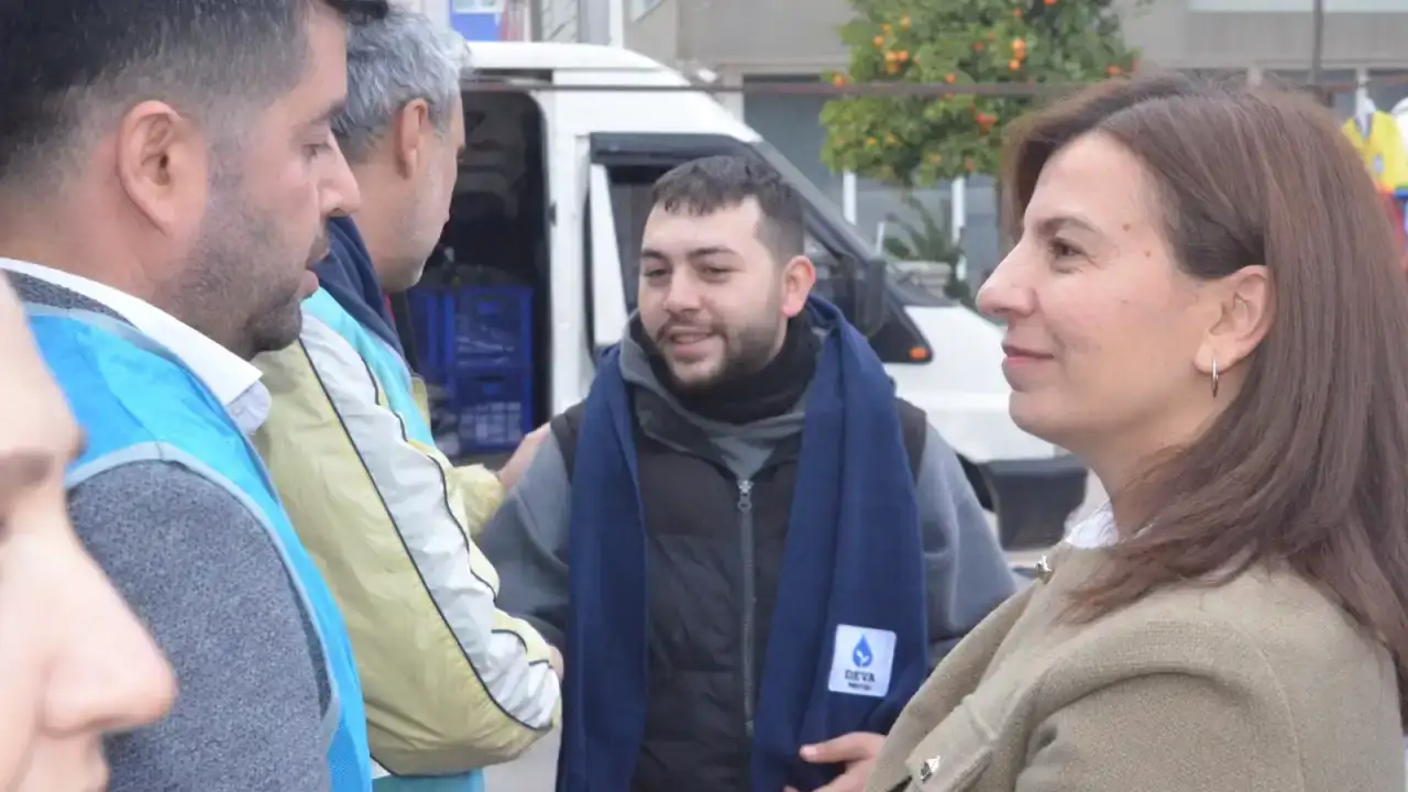deva-partisi-antalya-il-baskani-arlier-pazarci-esnafinin-sorunlarini-dinledi