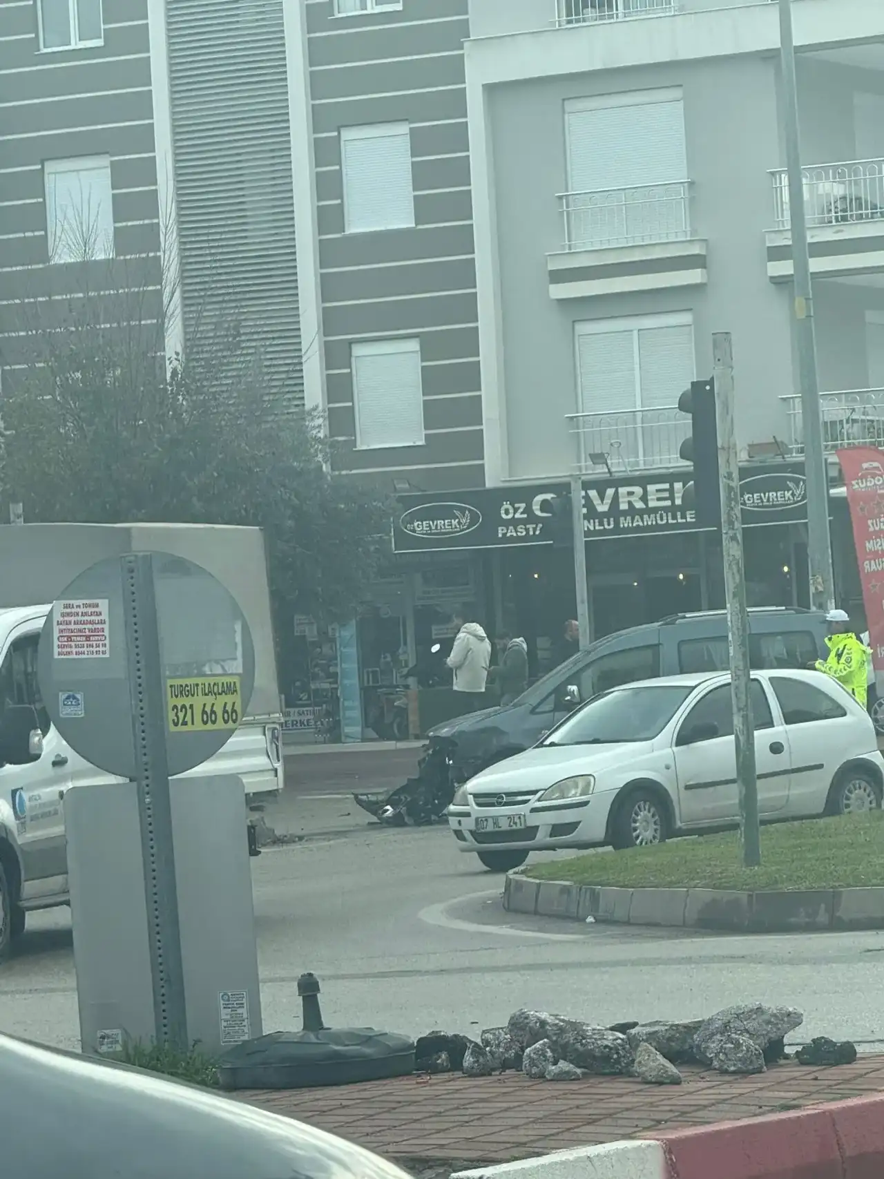 kepezde-maddi-hasarli-kaza-yaralanan-olmadi