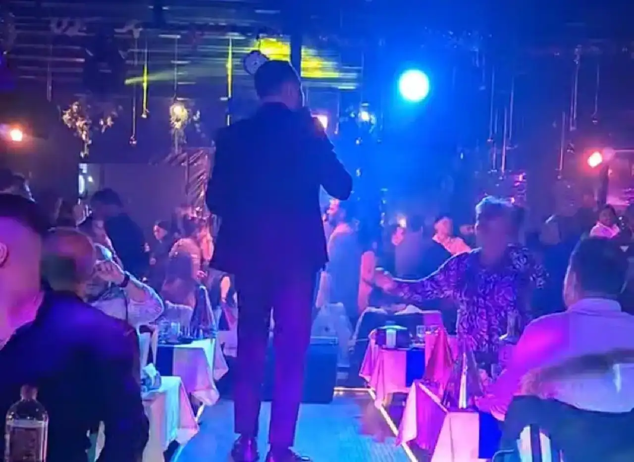 antalya-2026yi-boyle-kutladi-geri-sayim-sesleri-sokaklari-inletti23