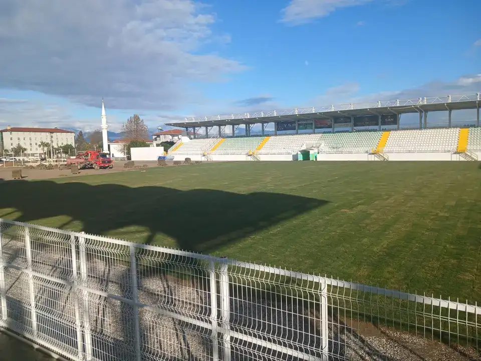 serik-spor-hep-deplasmanda-ilk-yari-bitti-stadyum-calismalari-bitmedi