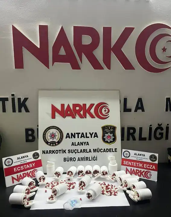 alanyada-yilbasi-boyle-gecti-25-yakalama-7-gozalti-3-bin-arac-kontrolu