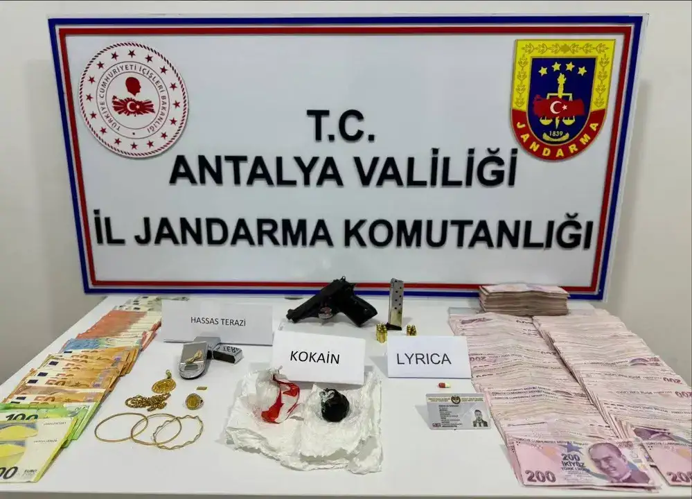 alanyada-yilbasi-boyle-gecti-25-yakalama-7-gozalti-3-bin-arac-kontrolu