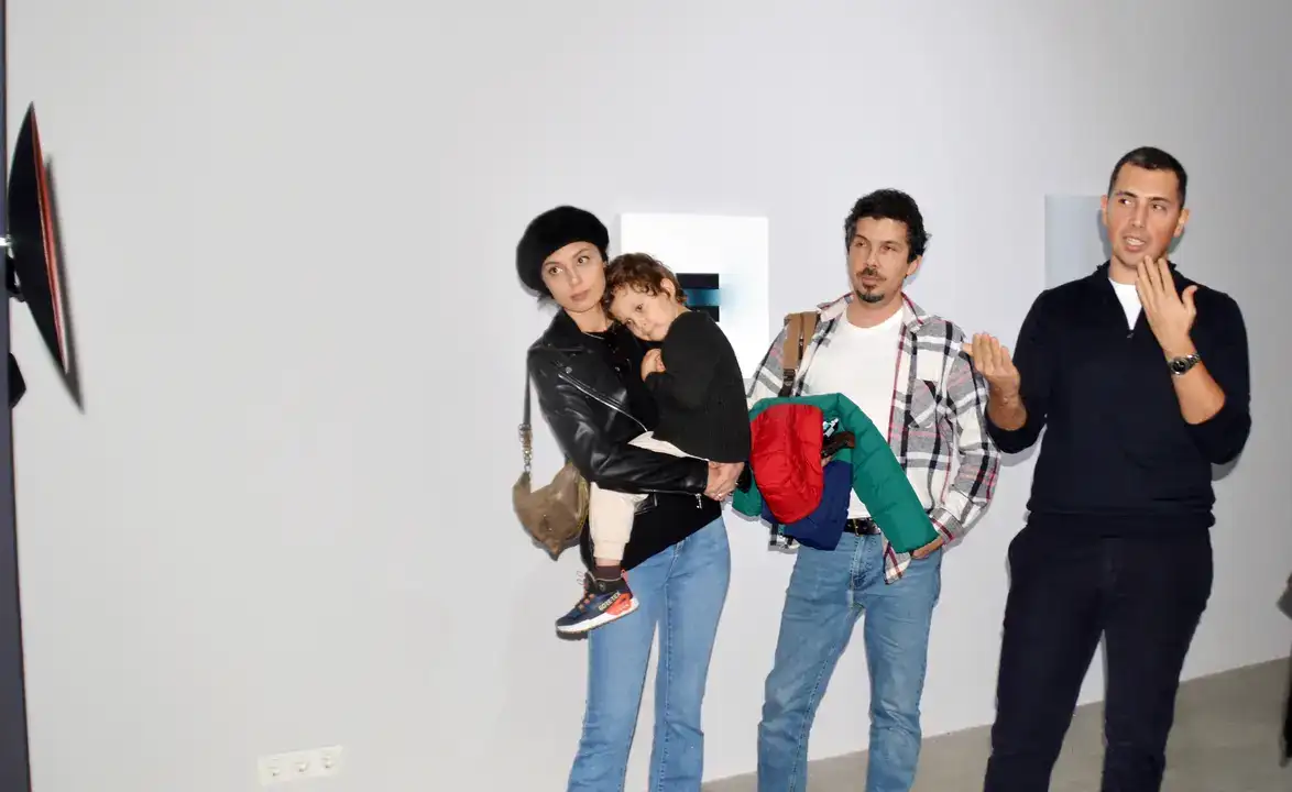 baki-bodurun-beklenti-sergisi-antalyada-acildi