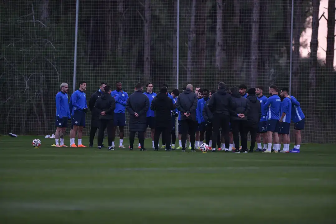 caykur-rizespor-antalya-kampinda-3-eksikle-idman