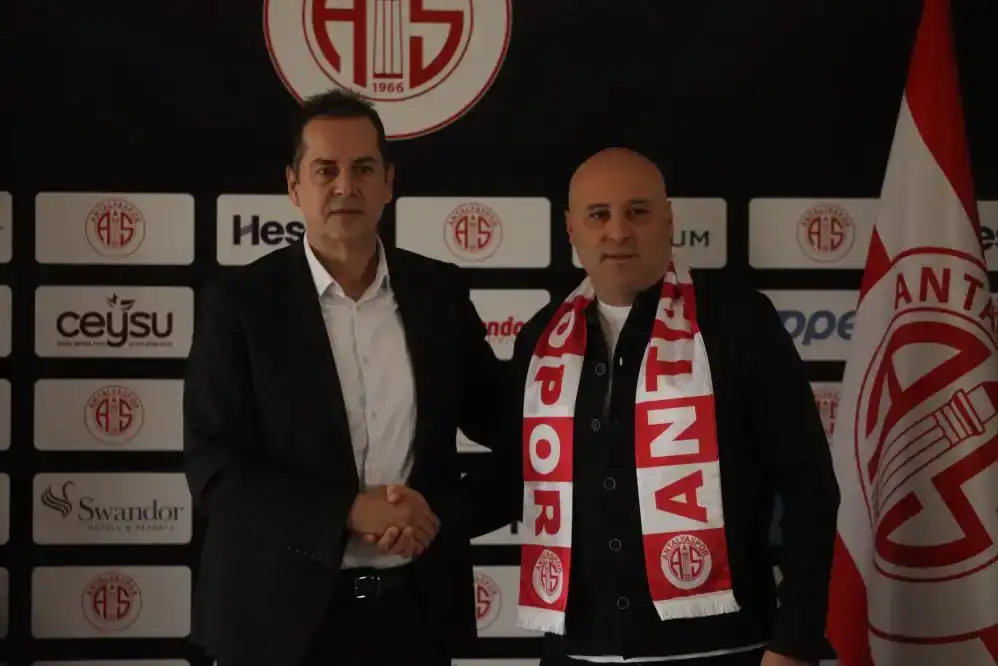 antalyasporda-sami-ugurlu-icin-imza-toreni-duzenlendi-ugurlu-elimizden-geleni-yapacagiz