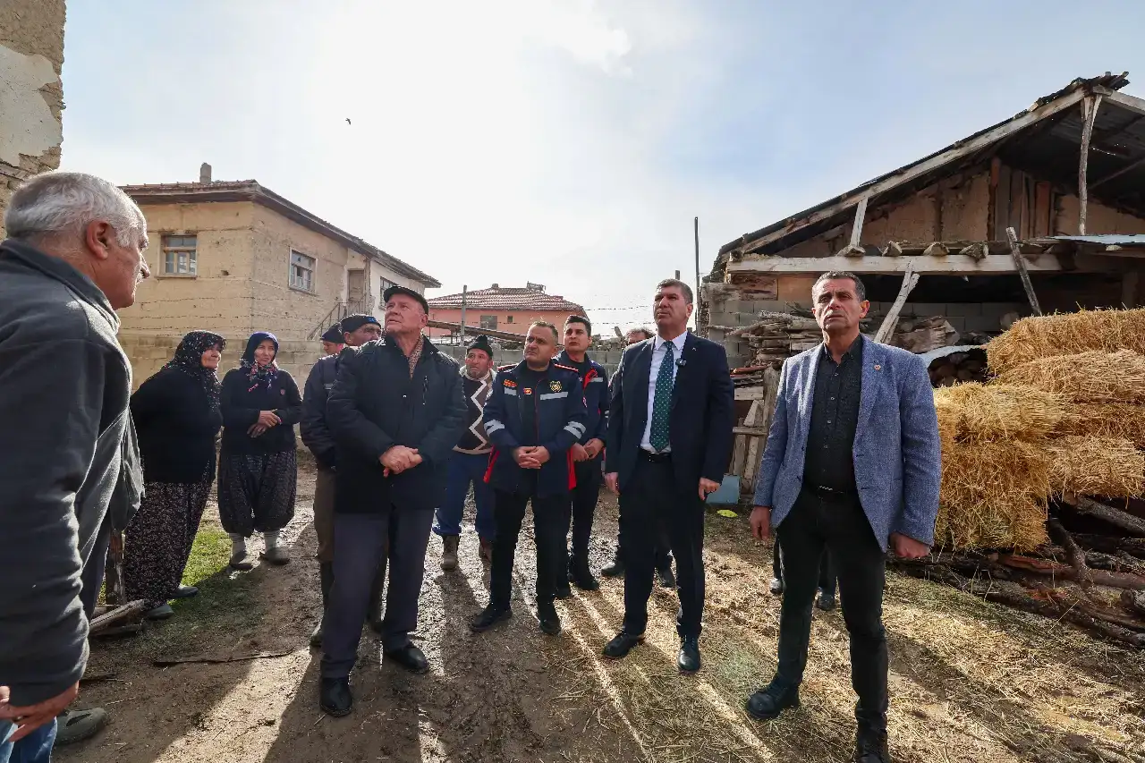 burdurun-kozluca-koyunde-cikan-yanginda-iki-ev-kullanilamaz-hale-geldi