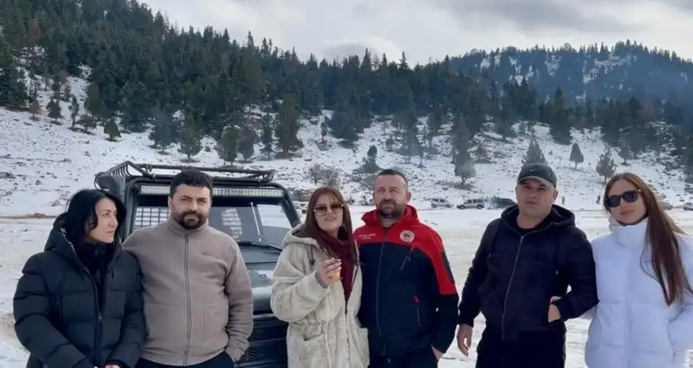 toroslarin-zirvesi-beyaza-burundu-vatandaslar-alacabele-akin-etti