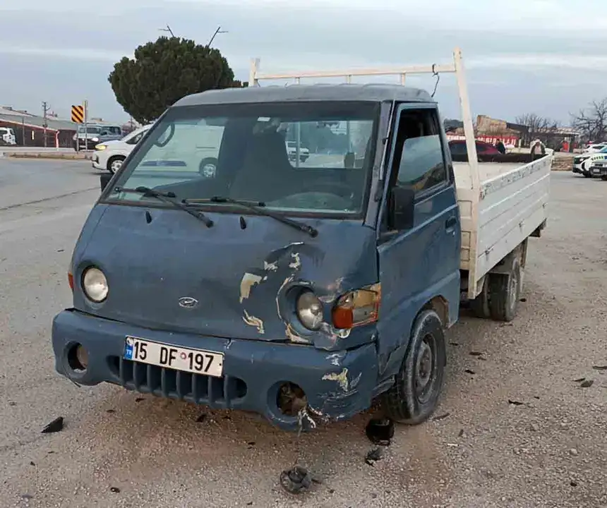 burdur-hayvan-pazari-kavsaginda-kaza-1i-cocuk-3-yarali