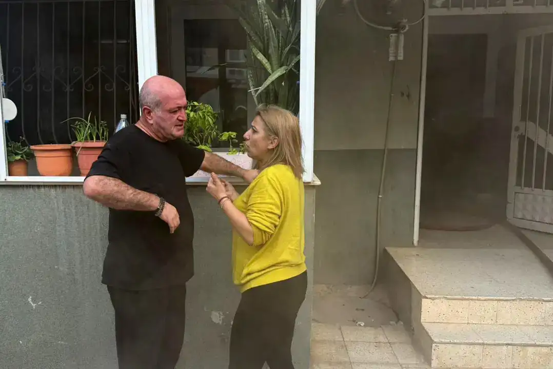 kepezde-yangin-baba-kizina-sarilarak-teselli-etti