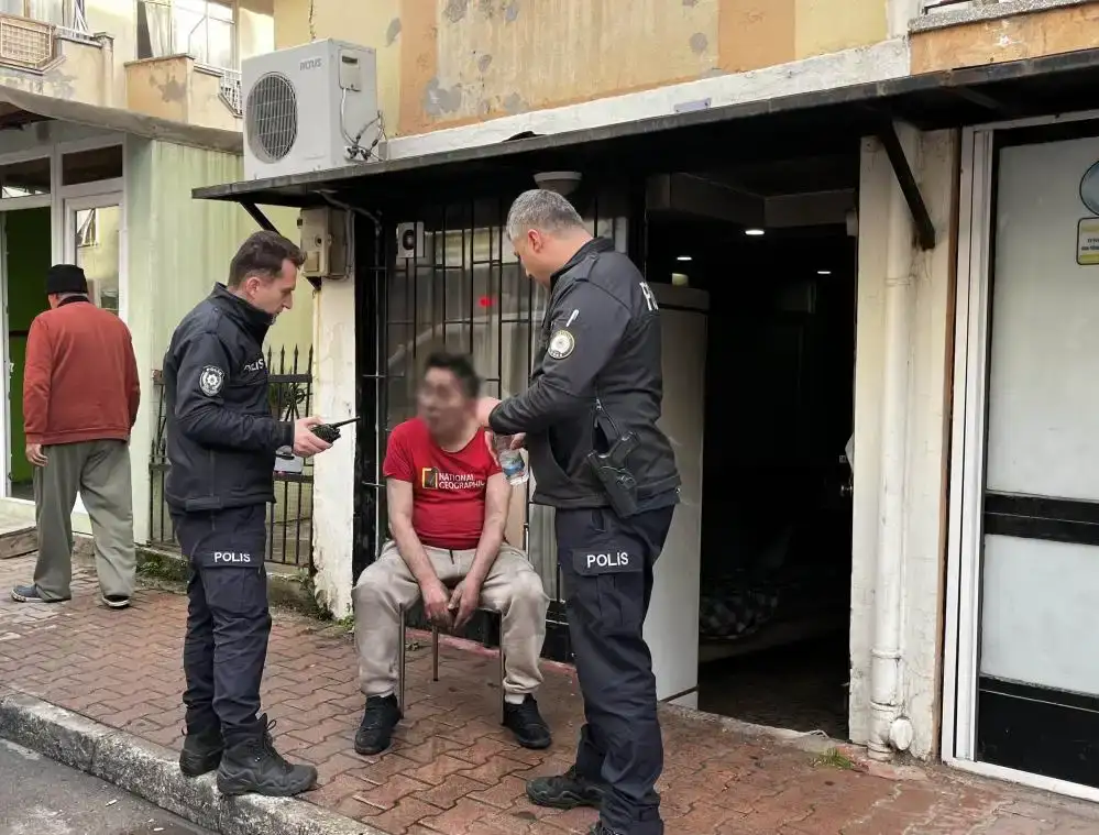 antalyada-dumanlar-icinde-uykudan-uyandi-hastaneye-gitmemekte-direndi