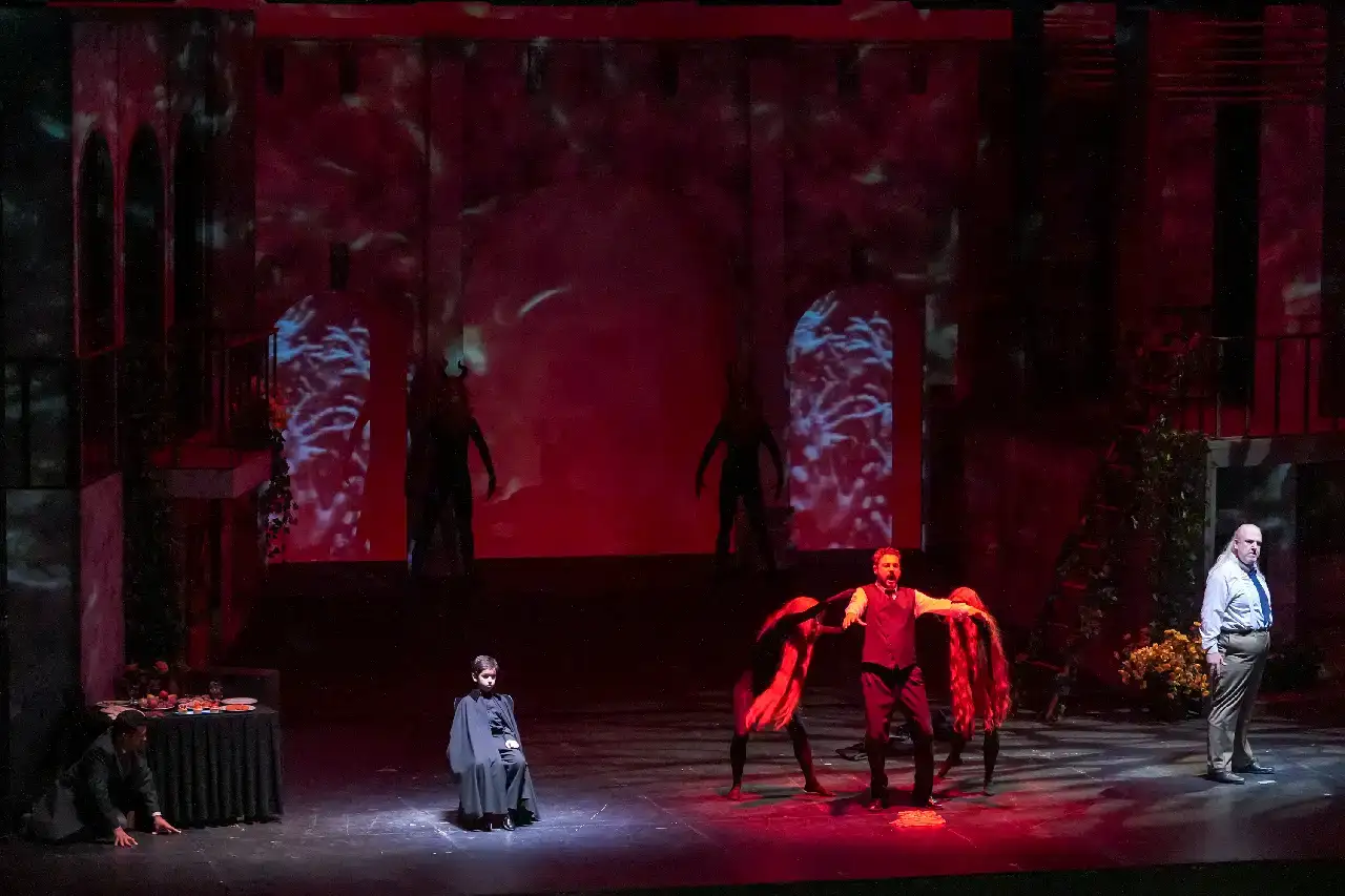 mozartin-efsane-operasi-antalyada-sahne-aldi12