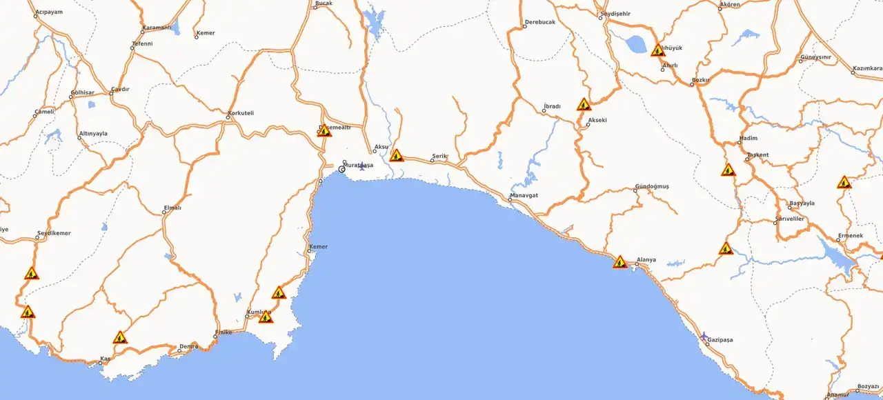 antalyada-sari-kod-yetmedi-9-ilce-9-noktada-yol-calismasi