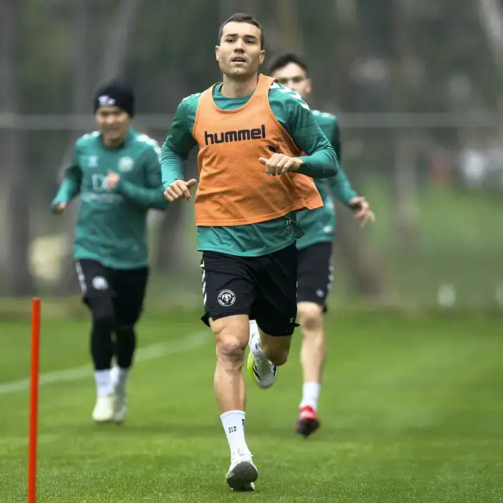 konyaspordan-craiova-maglubiyeti-sonrasi-antalyada-tek-idman