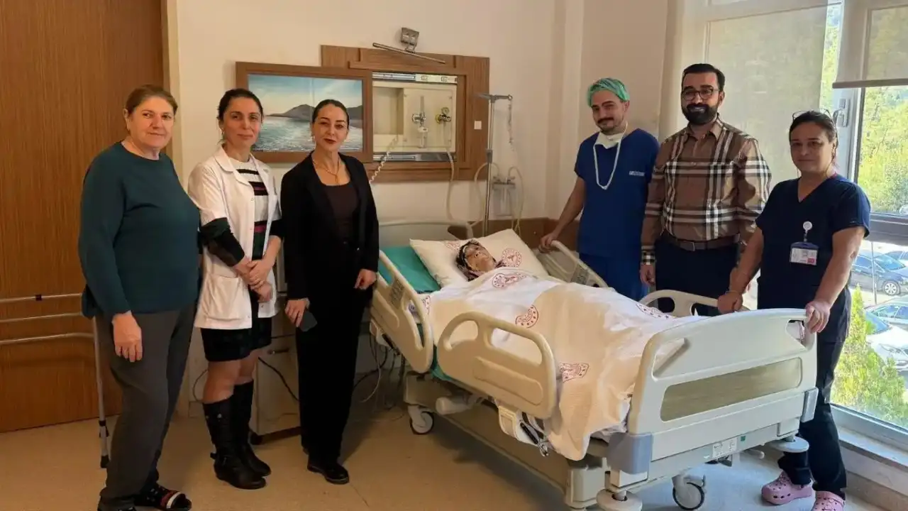 kemerde-92-yasindaki-kadin-yeniden-ayaga-kaldirildi