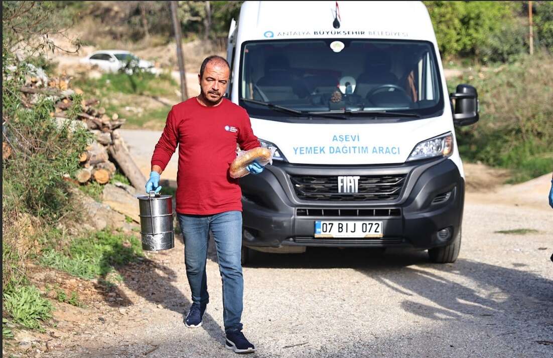 alanyada-cocuklara-sut-ve-mama-hastalara-glutensiz-gida123