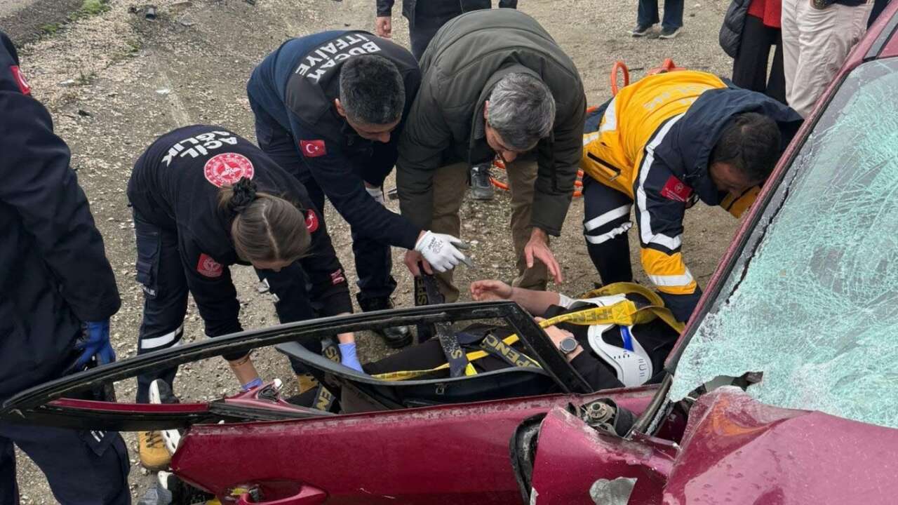 burdurda-zincirleme-kaza-5-yarali