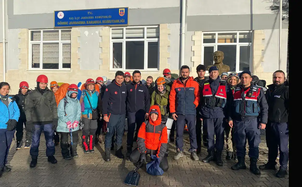 elmalida-dag-kampi-kabusa-dondu-akdeniz-universitesi-ogrencileri-mahsur-kaldi