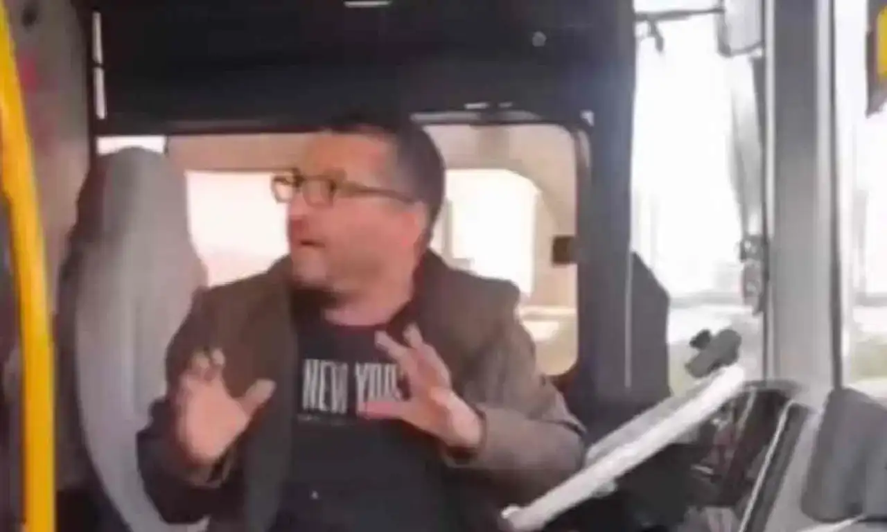 antalyada-sehit-ailesini-otobuse-almayan-sofor-silahli-saldiriya-ugradi212