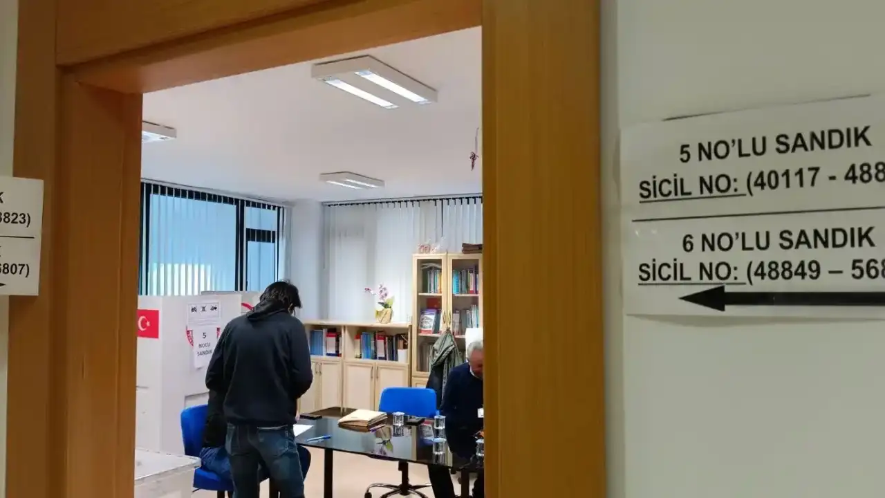 emo-antalyada-tat-ile-dolanay-yarisiyor