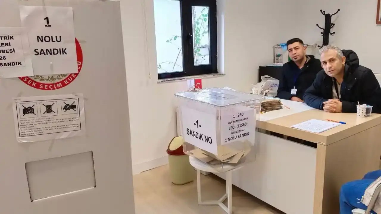 emo-antalyada-tat-ile-dolanay-yarisiyor