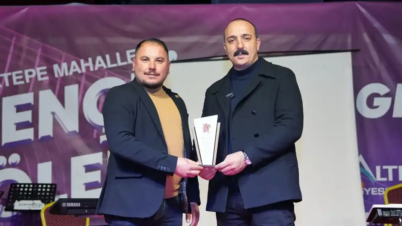 konyaaltinda-karatepe-genclik-soleni-coskusu