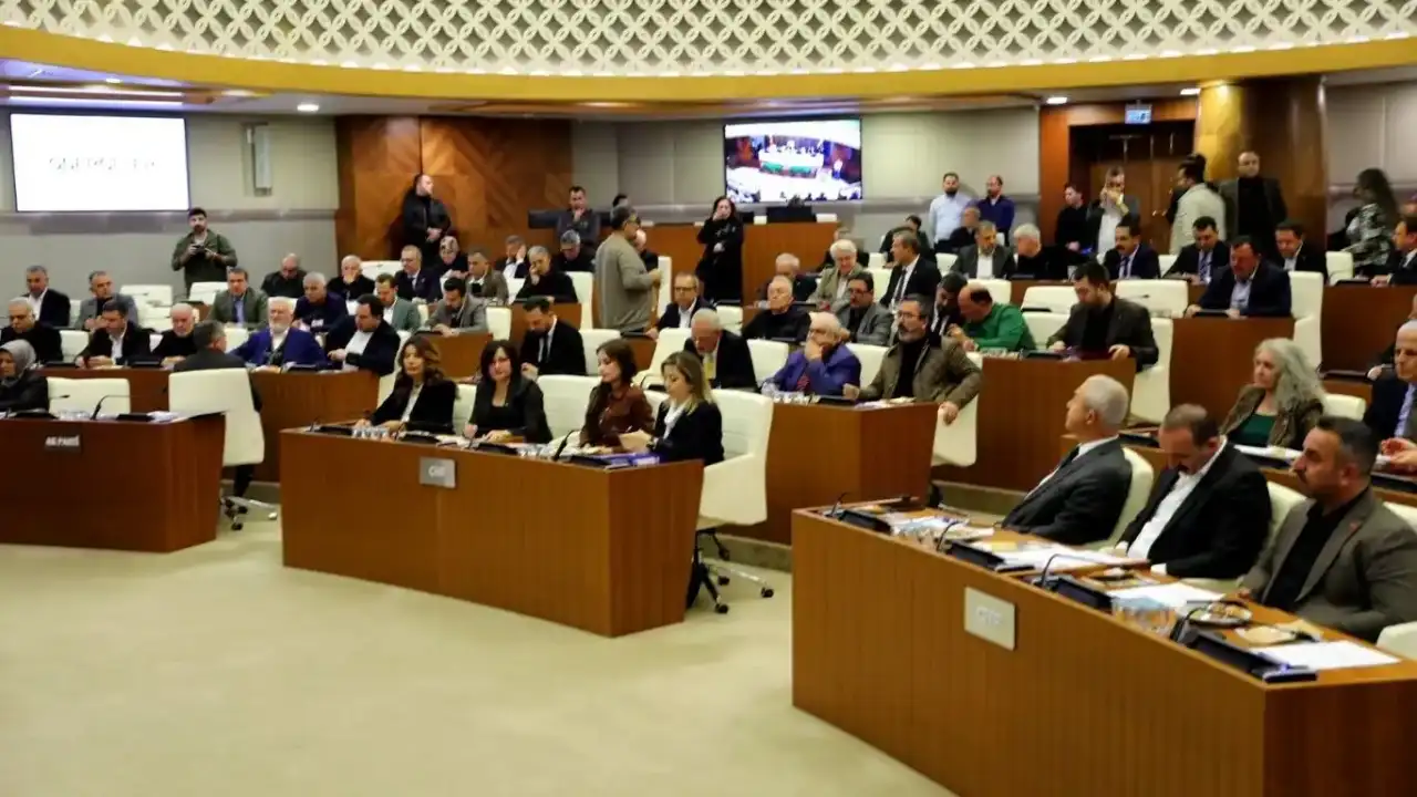 antalyada-altyapi-ve-donusum-tartismasi-mecliste-farkli-sesler