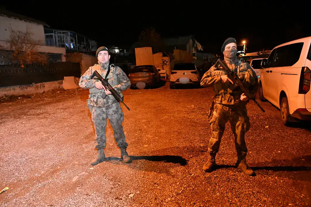 antalyada-sucla-mucadelede-tarihi-yil-yuzde-99-basari-166-milyar-tl-suc-gelirine-el-konuldu