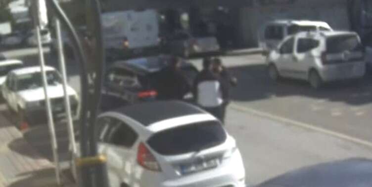 incelmedeydi-korkuteli-belediyesi-onunde-arbede43