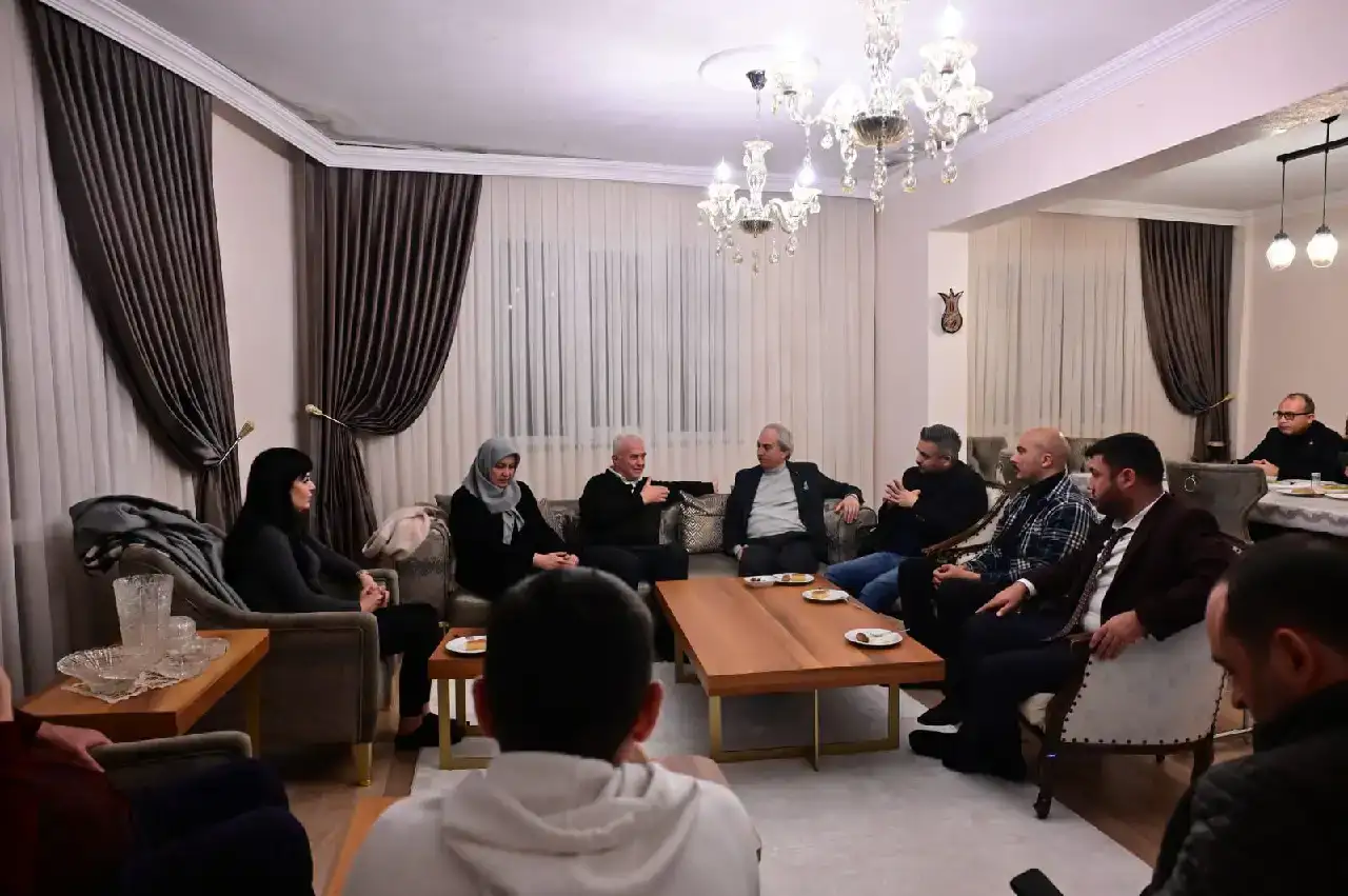 kepez-gulsah-durbayi-unutmadi-manisaya-anlamli-yolculuk-gerceklesti