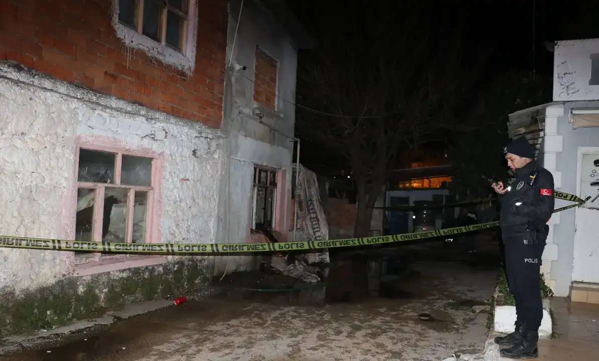 yesilderede-pes-pese-gecekondu-yanginlari