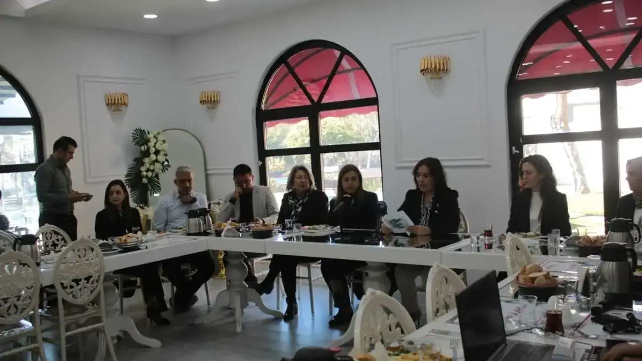 akdenizgercekasil-kimligine-2