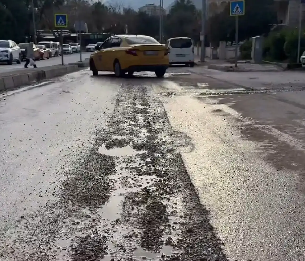 asatin-alt-yapi-calismalari-antalyada-siyasi-polemik-yaratti4235