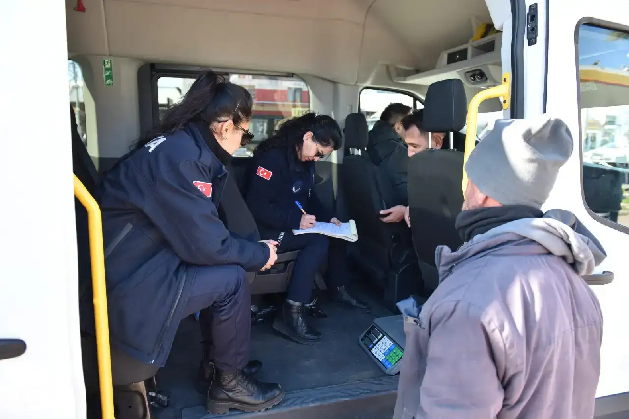 kepezde-seyyar-satici-ve-dilencilere-operasyon23