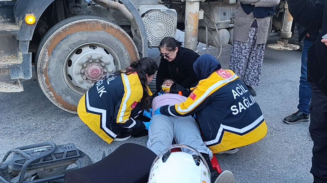 manavgatta-kavsakta-feci-carpisma-motosiklet-kamyonete-carpti