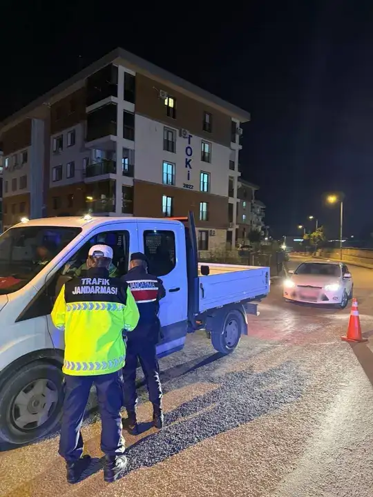 antalya-trafiginde-yogunlastirilmis-denetim-38-bin-arac-kontrolden-gecti