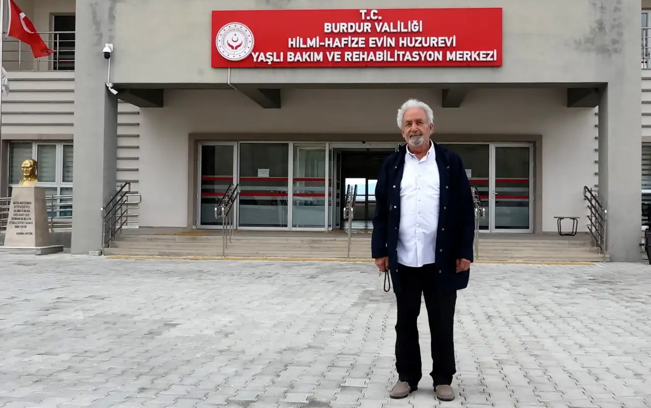 burdurda-huzurevinde-uretiyor-isteyene-hediye-ediyor