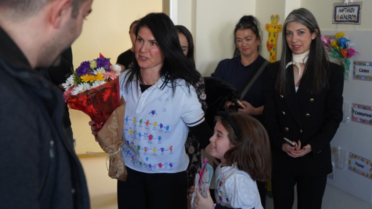 konyaalti-kreslerinde-karne-sevinci