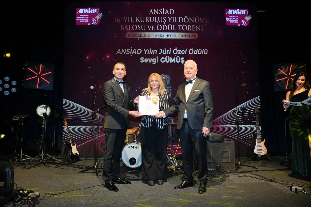 ansiad-gecesinde-medya-ve-sanat-one-cikti